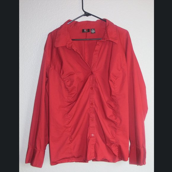 ALC Button Down with figure shaping pleated darts - Picture 2 of 4